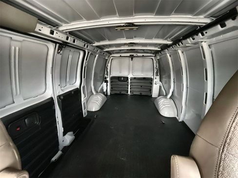 New 2025 Chevrolet Express 2500 Work Van image 22