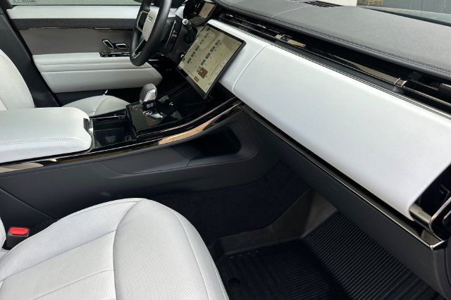 Certified 2025 Land Rover Range Rover Sport SE AWD/4WD image 15
