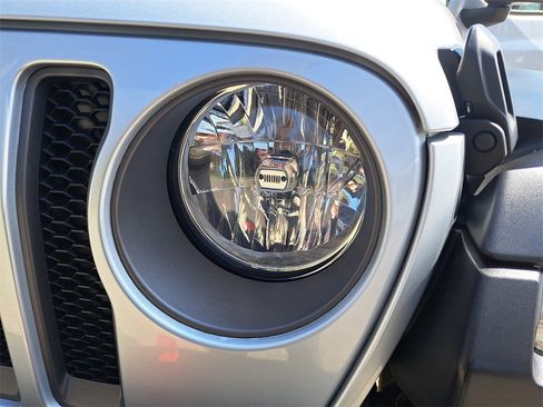 Used 2023 Jeep Wrangler Unlimited Rubicon w/ Cold Weather Group image 24