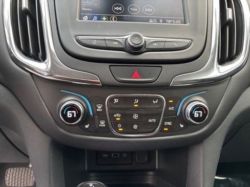 Used 2021 Chevrolet Equinox LT image 19