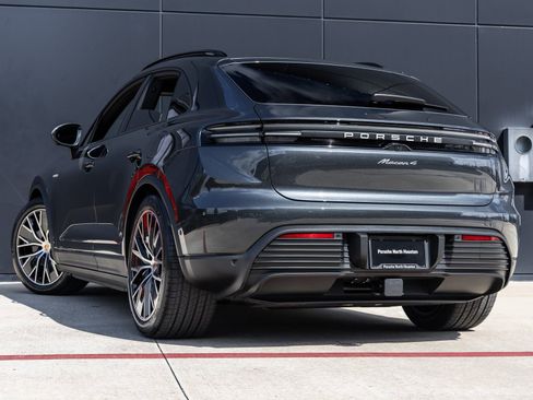 New 2026 Porsche Macan 4 Electric AWD/4WD image 3