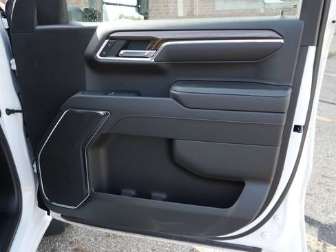 Used 2023 Chevrolet Silverado 1500 LT AWD/4WD image 10