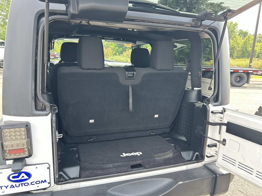 Used 2016 Jeep Wrangler Sport w/ Quick Order Package 24S AWD/4WD image 16