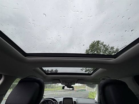 Used 2018 Mercedes-Benz GLS 550 4MATIC image 25
