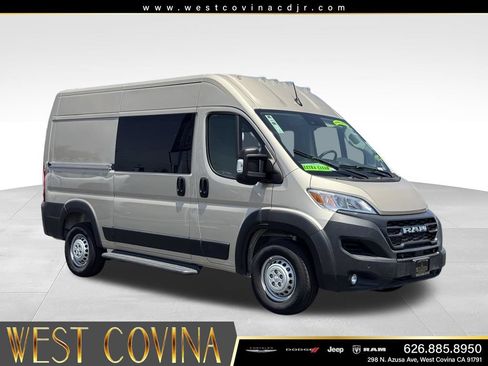 New 2025 RAM ProMaster 2500 w/ Crew Van Package FWD image 3