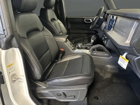 New 2025 Ford Bronco Outer Banks w/ Sasquatch Package image 29