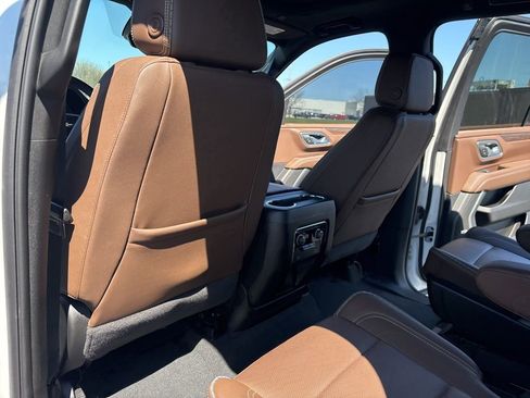 Used 2023 Chevrolet Suburban High Country AWD/4WD image 40