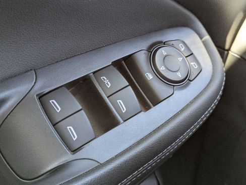 Used 2023 Buick Encore GX Essence w/ Experience Buick Package image 17