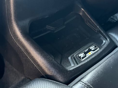 Used 2017 Chevrolet Camaro LT RWD image 15