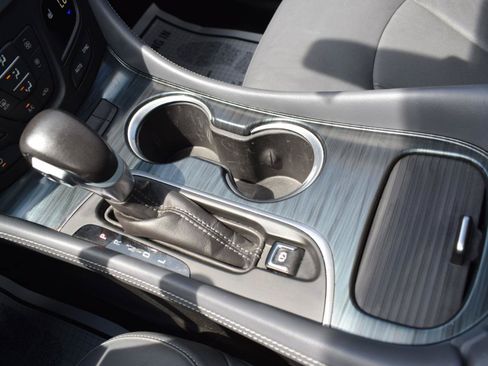 Used 2020 Buick Envision Essence w/ Experience Buick Package FWD image 33