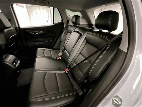 Used 2023 GMC Terrain SLT w/ Tech Package image 21