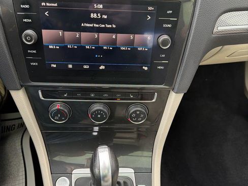 Used 2019 Volkswagen Golf Alltrack SE image 14