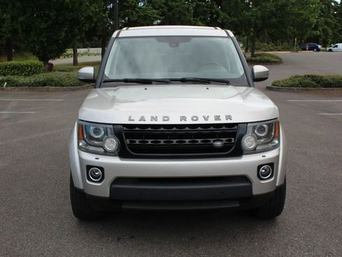 Used 2016 Land Rover LR4 HSE image 2