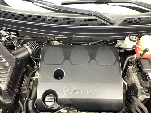 Used 2018 Buick Enclave Essence AWD/4WD image 9