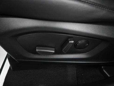 Used 2023 Ford Explorer XLT w/ Equipment Group 202A image 21