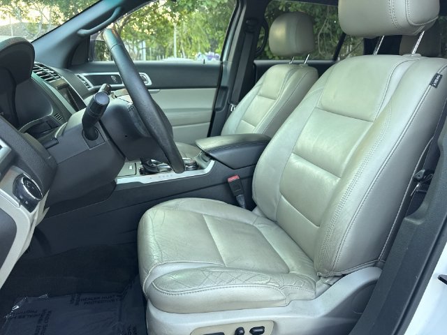 Used 2014 Ford Explorer XLT w/ Equipment Group 202A AWD/4WD image 11