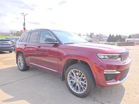 Certified 2022 Jeep Grand Cherokee Summit w/ Luxury Tech Group V image 2
