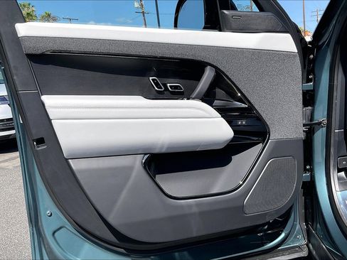 New 2026 Land Rover Range Rover Sport SE image 12