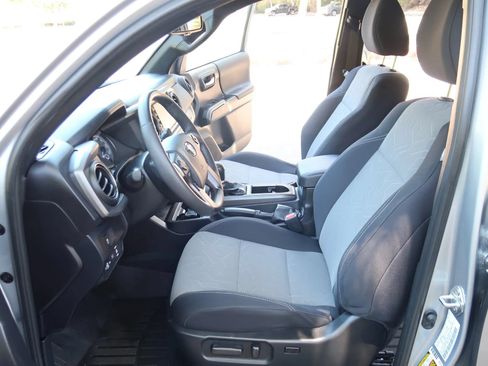 Used 2023 Toyota Tacoma TRD Off-Road w/ Black Out Package (TMS) AWD/4WD image 11