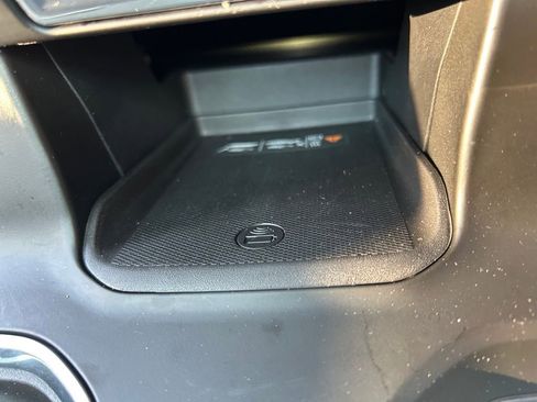 Used 2022 Chevrolet Silverado 1500 LTZ w/ Z71 Off-Road Package image 39