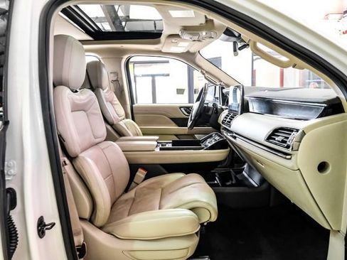 Used 2021 Lincoln Navigator L Reserve image 27