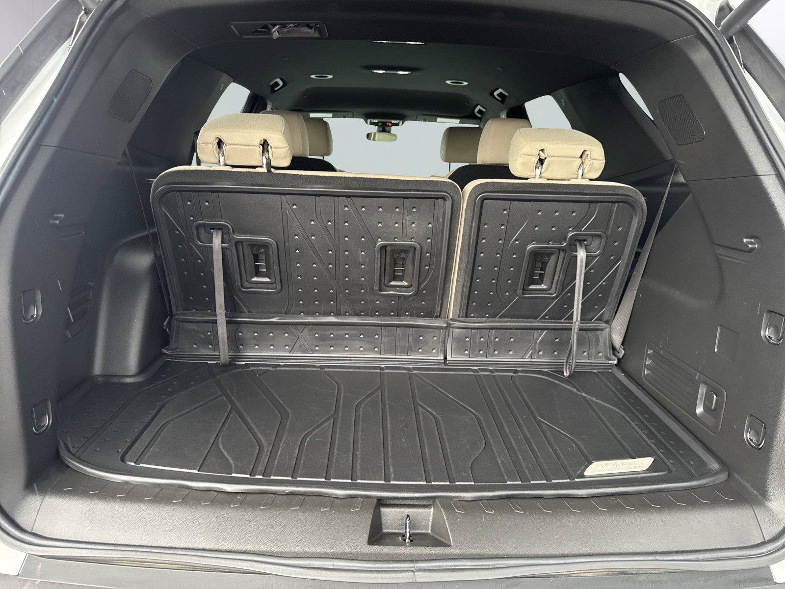 Used 2023 Chevrolet Traverse LT FWD image 34