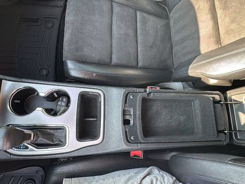 Used 2019 Jeep Grand Cherokee Altitude AWD/4WD image 21