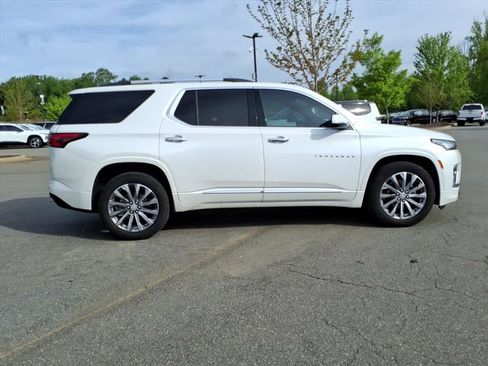 Certified 2023 Chevrolet Traverse Premier FWD image 33
