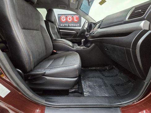 Used 2016 Toyota Highlander Plus FWD image 20