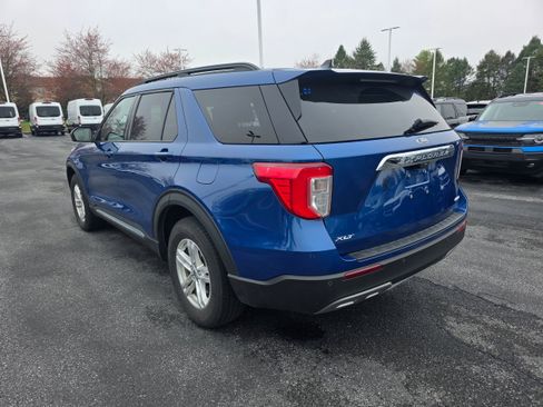 Used 2022 Ford Explorer XLT w/ Equipment Group 202A image 3