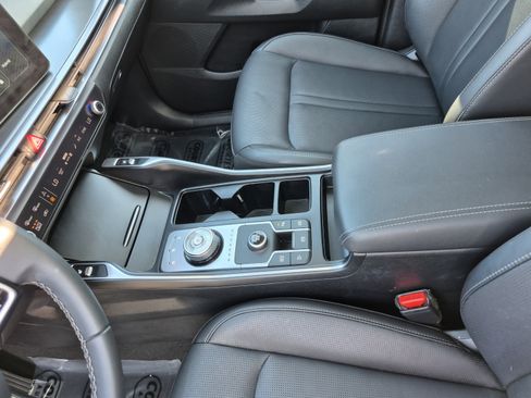 Used 2025 Kia Sorento EX w/ EX Panoramic Sunroof Package FWD image 24