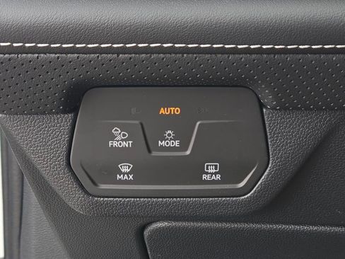 New 2025 Volkswagen Atlas Cross Sport SE FWD image 14
