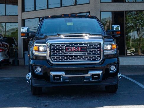 Used 2018 GMC Sierra 3500 Denali w/ Duramax Plus Package AWD/4WD image 7