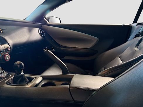 Used 2011 Chevrolet Camaro SS RWD image 19
