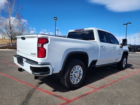 Used 2022 Chevrolet Silverado 2500 High Country w/ Safety Package II image 5