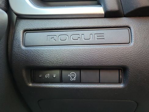 Certified 2023 Nissan Rogue S image 28