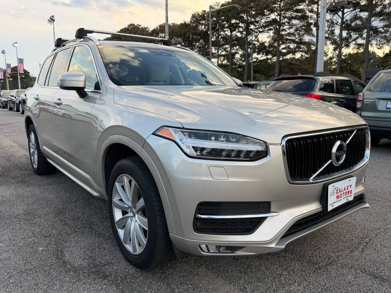 Used 2016 Volvo XC90 T6 Momentum w/ Momentum Plus Package AWD/4WD image 5