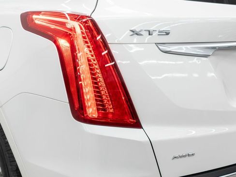 Used 2017 Cadillac XT5 Luxury w/ Driver Awareness Package image 42