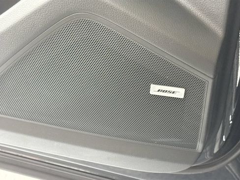 Certified 2025 Porsche Cayenne AWD/4WD image 23