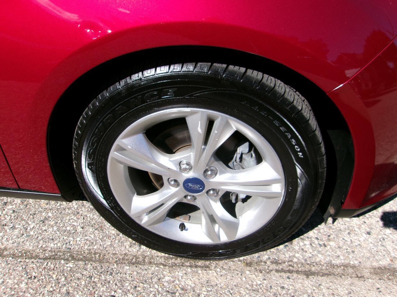 Used 2014 Ford Focus SE FWD image 11