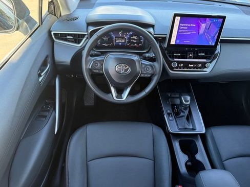 Used 2026 Toyota Corolla Cross XLE w/ Convenience Package FWD image 25