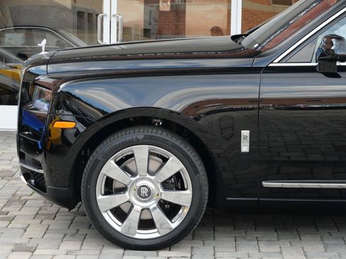Used 2024 Rolls-Royce Cullinan image 12
