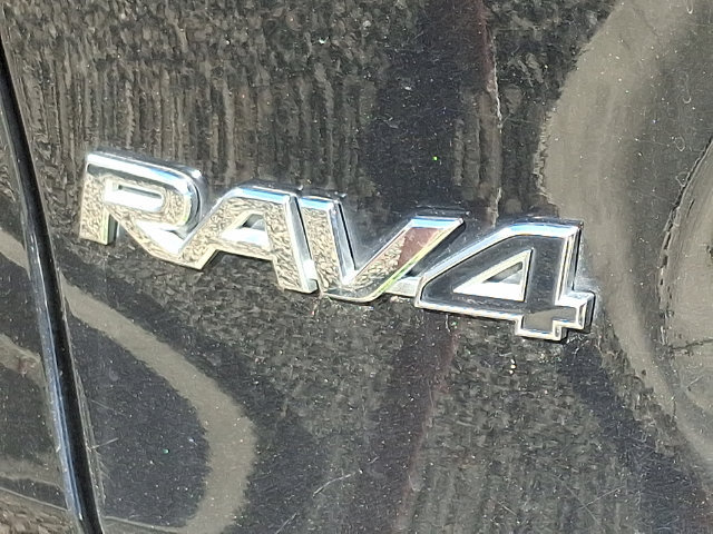 Used 2025 Toyota RAV4 XLE AWD/4WD image 9