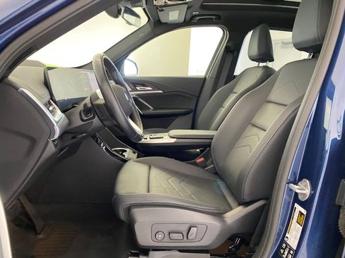 Used 2025 BMW X1 xDrive28i w/ Premium Package image 4