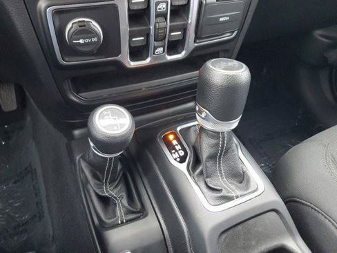 Used 2020 Jeep Wrangler Unlimited Sahara image 21