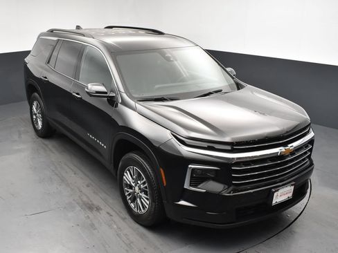 Used 2024 Chevrolet Traverse LT FWD image 22
