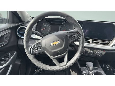 Used 2025 Chevrolet Trax LS FWD image 13