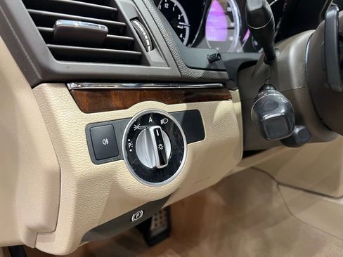 Used 2011 Mercedes-Benz E 550 Cabriolet w/ Premium 2 Pkg image 45