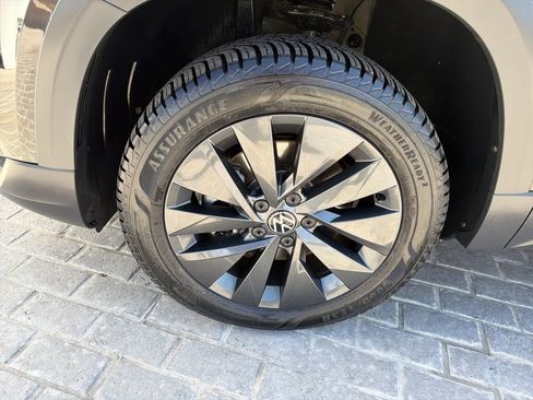 Certified 2024 Volkswagen Taos S FWD image 28
