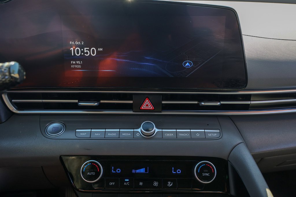 Used 2024 Hyundai Elantra SEL FWD image 28